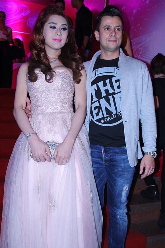 Hà Hồ mặc như không 5