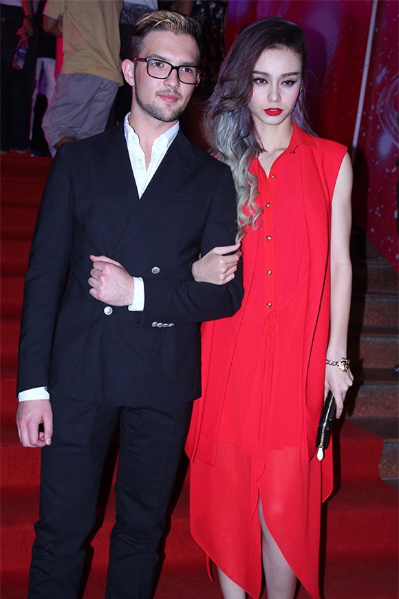 Hà Hồ mặc như không 17