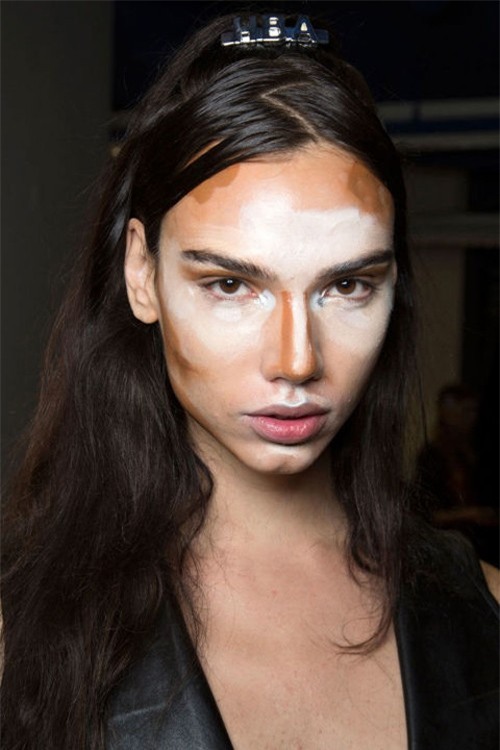 13 xu hướng làm đẹp bị chỉ trích nhất 2015