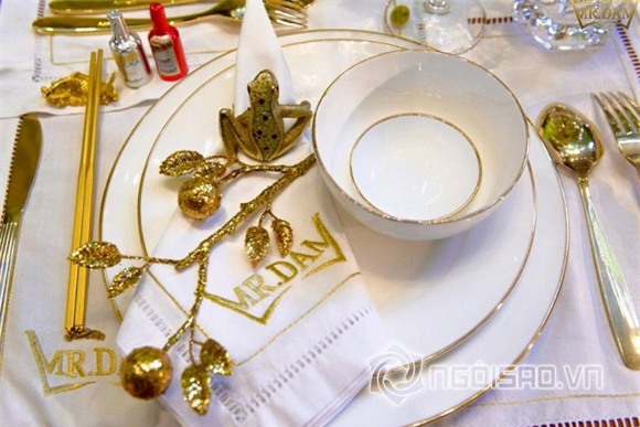 Đàm Vĩnh Hưng mở tiệc 11