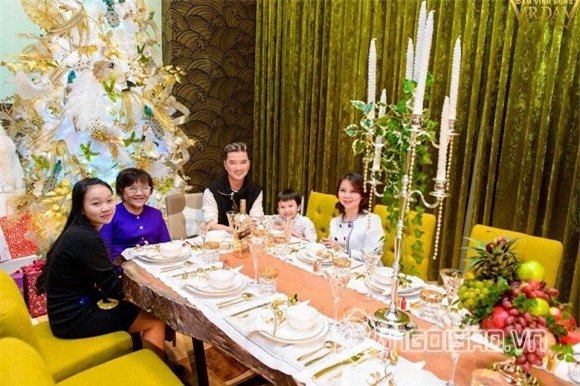 Đàm Vĩnh Hưng mở tiệc 7