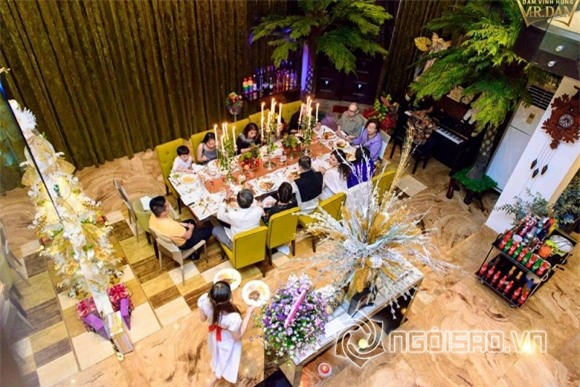 Đàm Vĩnh Hưng mở tiệc 0