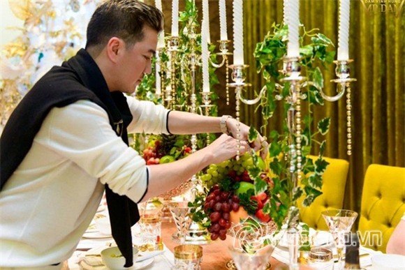 Đàm Vĩnh Hưng mở tiệc 8