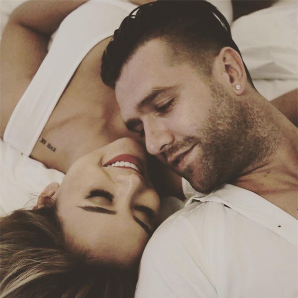 Cuộc hôn nhân đẹp mỹ mãn của nữ DJ nóng bỏng và chàng cầu thủ đẹp trai - Ảnh 12.