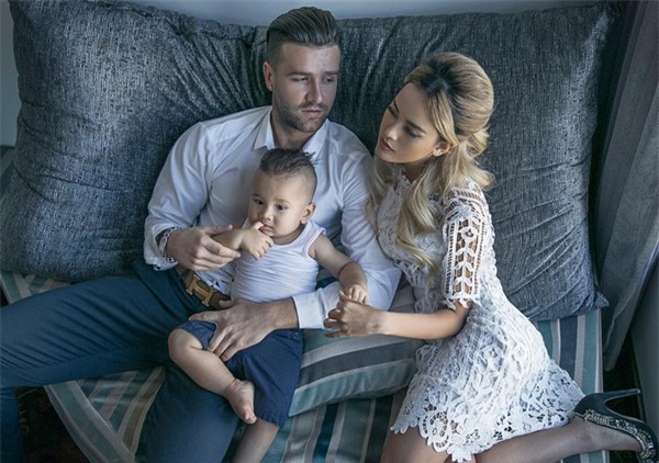 Cuộc hôn nhân đẹp mỹ mãn của nữ DJ nóng bỏng và chàng cầu thủ đẹp trai - Ảnh 3.