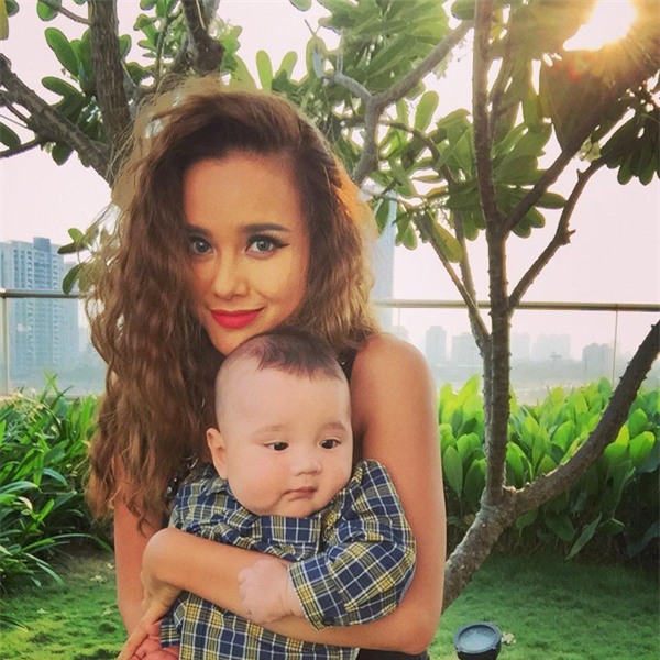 Cuộc hôn nhân đẹp mỹ mãn của nữ DJ nóng bỏng và chàng cầu thủ đẹp trai - Ảnh 8.