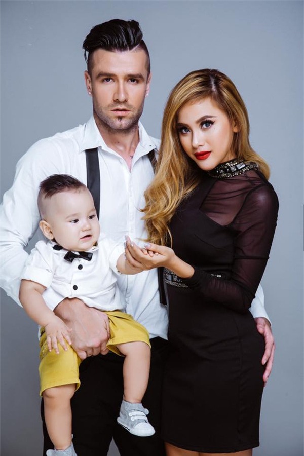 Cuộc hôn nhân đẹp mỹ mãn của nữ DJ nóng bỏng và chàng cầu thủ đẹp trai - Ảnh 9.