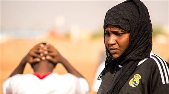 HLV nữ Ả-Rập đầu tiên huấn luyện bóng đá nam