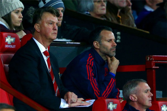 neu buoc phai sa thai van gaal, m.u ton bao nhieu? hinh anh 1