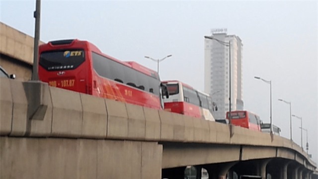 xe khách, dừng dỗ, đón khách, mất an toàn, giao thông, đường bộ, CSGT, thanh tra