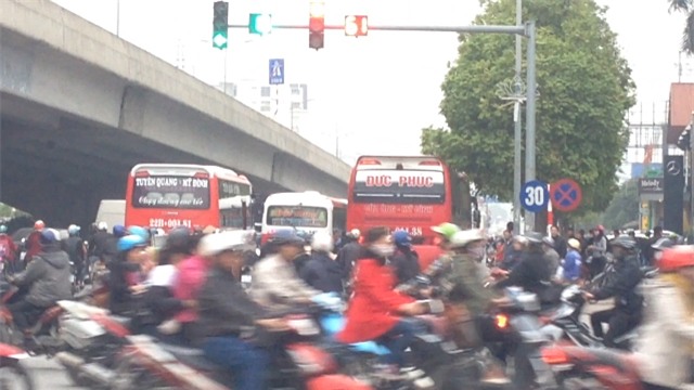 xe khách, dừng dỗ, đón khách, mất an toàn, giao thông, đường bộ, CSGT, thanh tra