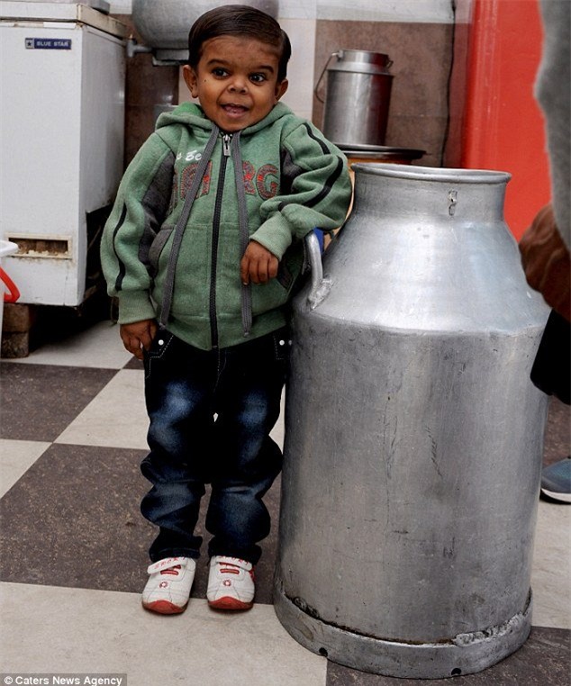 cau be 15 tuoi trong hinh hai be len 4 hinh anh 2