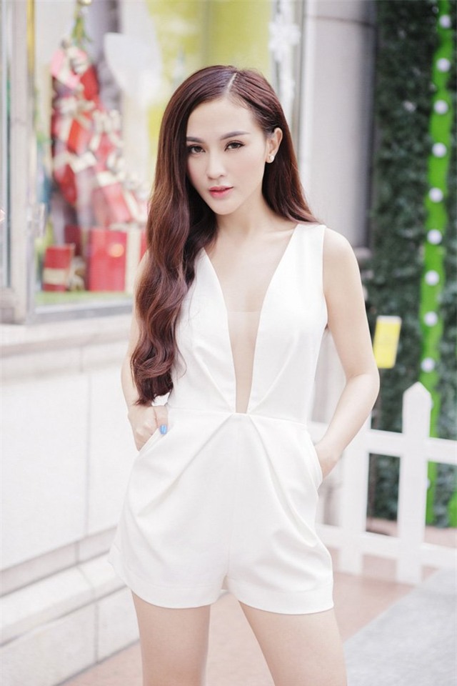 hot girl kelly tinh tu ben trai dep dao pho sai gon hinh anh 3