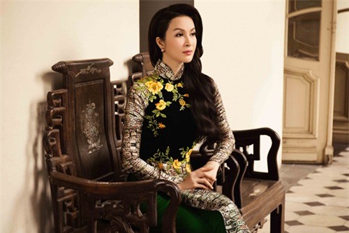 mc thanh mai rang ro dien ao dai don xuan - 11