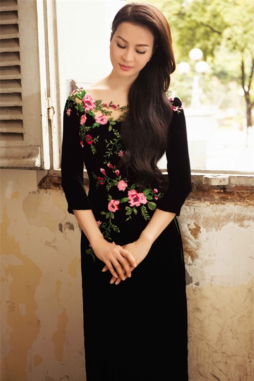 mc thanh mai rang ro dien ao dai don xuan - 3