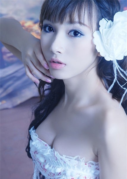 phan chim noi cua dan nguoi dep chuyen gioi chau a hinh anh 17