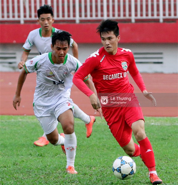 Công Vinh nỗ lực tập luyện trong ngày sinh nhật bé Bánh Gạo - Ảnh 2.