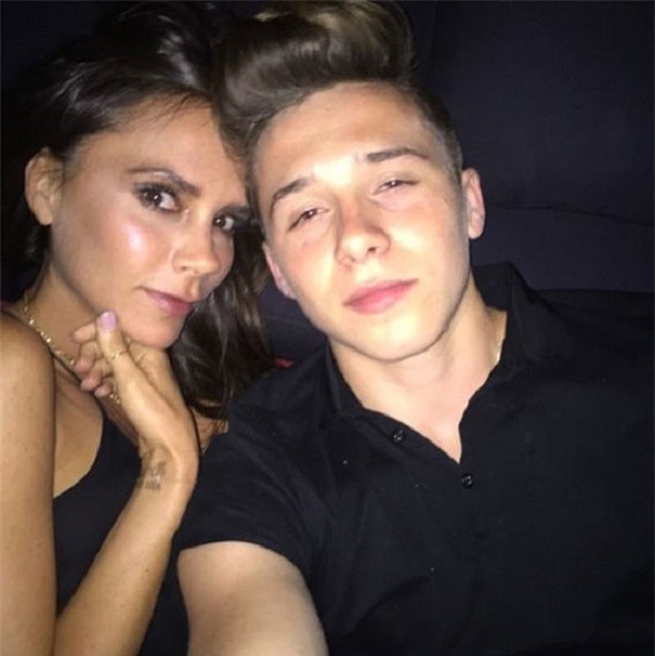Những khoảnh khắc “đốn tim” fan của Brooklyn và mẹ Victoria - Ảnh 4.