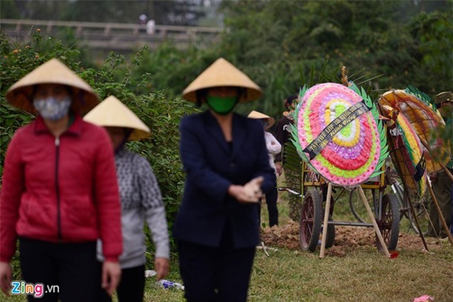 Khăn tang phủ trắng vùng quê 8 người chết vì ngạt khí