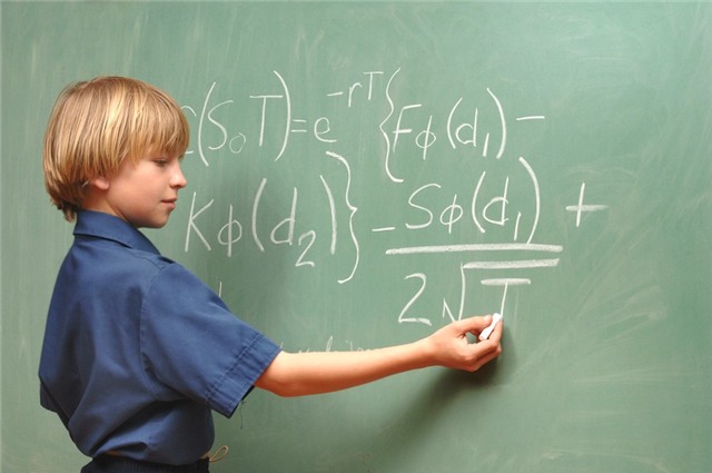 Các thần đồng dành phần lớn thời gian để học tập do áp lực từ gia đình. Ảnh: Bigthink.