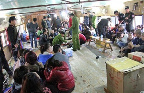 hàng hiệu, hàng hiệu rởm, hàng chính hiệu, hàng giả, thương hiệu nổi tiếng, hàng-hiệu, hàng -iệu-rởm, hàng-chính-hiệu, hàng-giả, thương-hiệu-nổi-tiếng