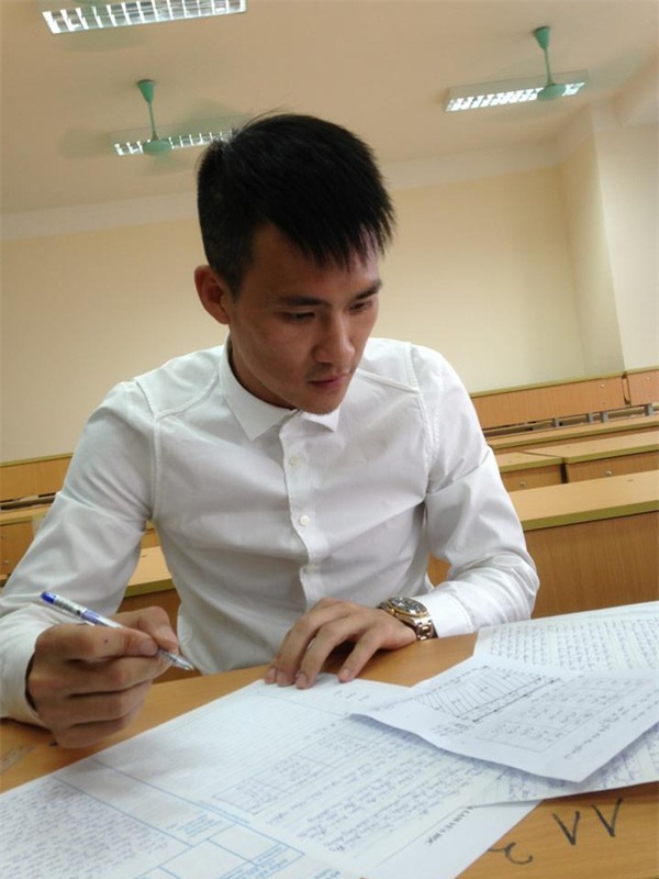 Thủy Tiên chia sẻ bất ngờ về trình học tập của Công Vinh - Ảnh 1.