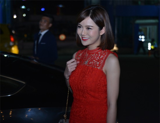 Công Vinh, Tú Linh, quả bóng vàng, fan nữ MU xinh nhất Việt Nam