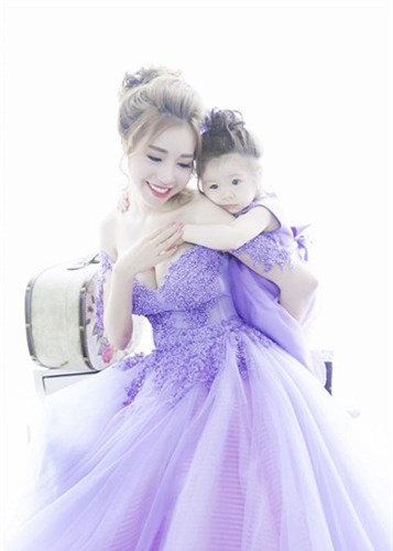 ngam-vong-eo-than-thanh-cua-hot-girl-elly-tran-blogtamsuvn07