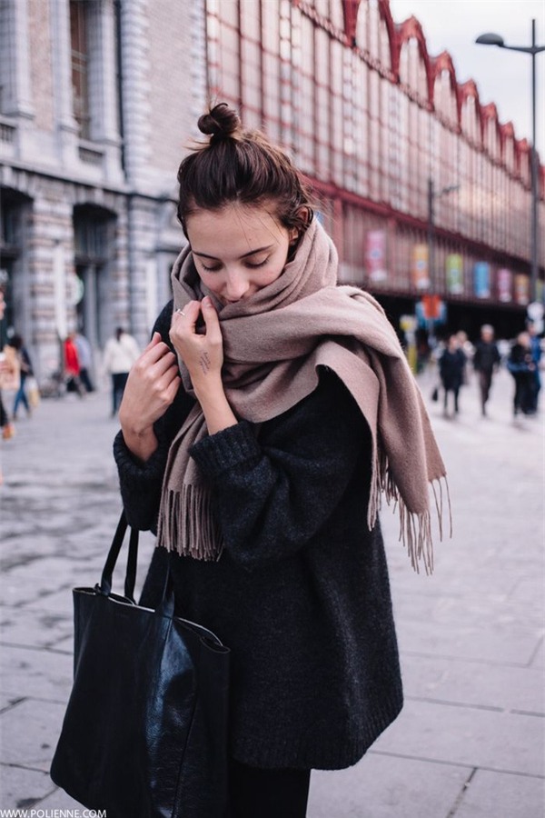 Khăn quàng to bản