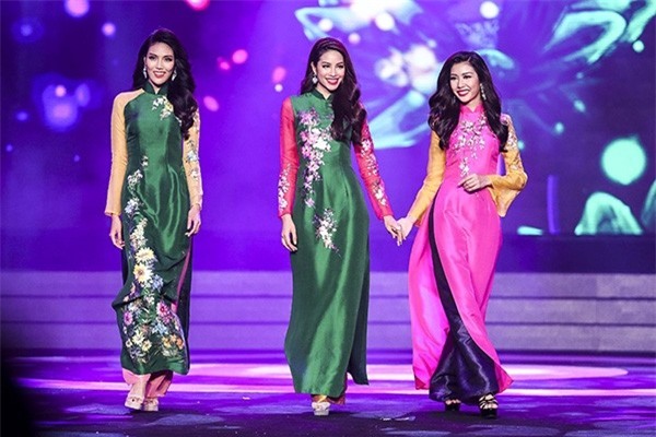 Phạm Hương - Lan Khuê: Cái nắm tay và chuyện lo quá hóa thừa