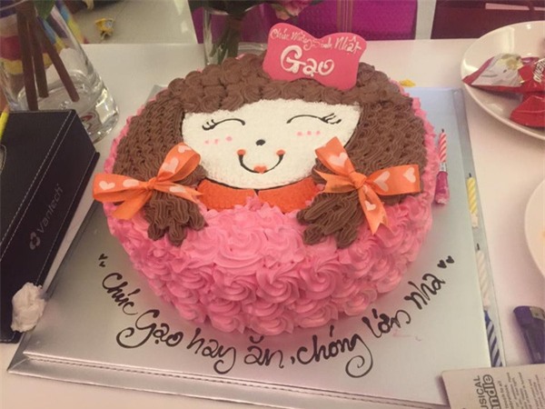 Cận cảnh tiệc sinh nhật màu hồng của con gái Thủy Tiên - Công Vinh - Ảnh 4.