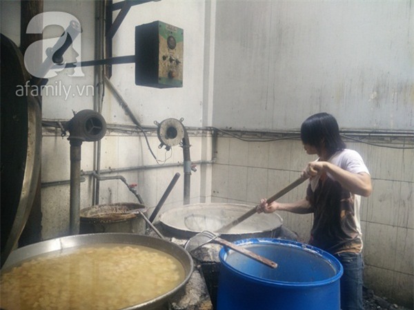 Những lò sản xuất mứt Tết chỉ nghĩ đến đã rùng mình