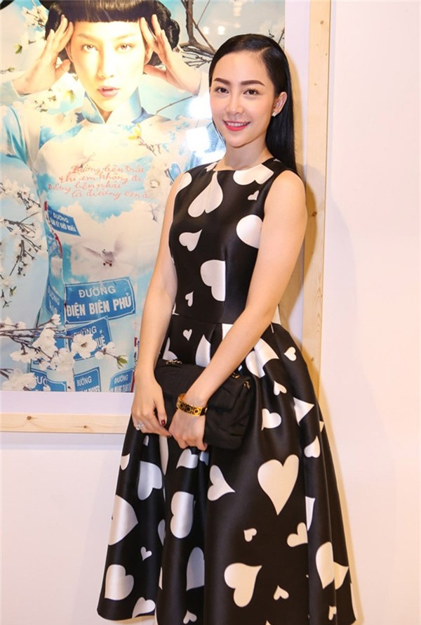 mac vay xoe phong khong bi 