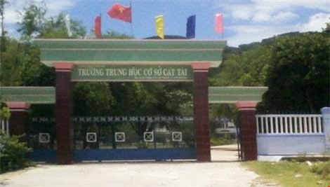 thầy giáo đổ nước vào miệng học sinh, bạo lực học đường