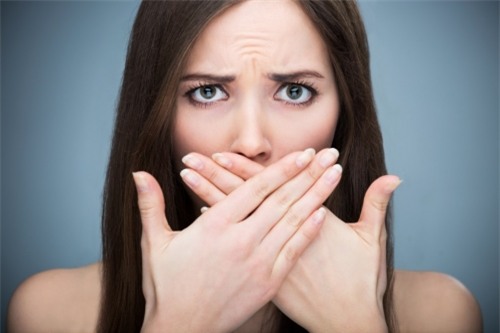 hôi miệng, ccahs chữa, buổi sáng