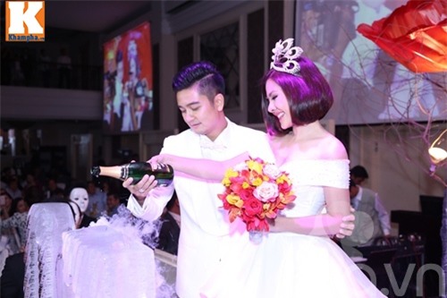 van trang dam duoi hon chong thieu gia trong tiec cuoi - 2