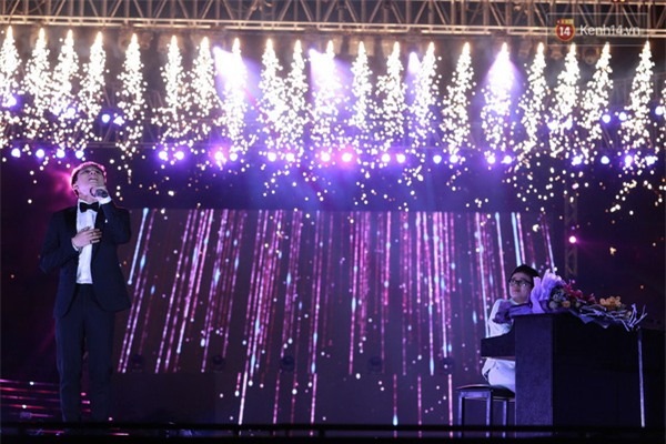 Sơn Tùng M-TP nhảy tưng tưng như đứa trẻ sau khi song ca với Thu Phương - Ảnh 9.