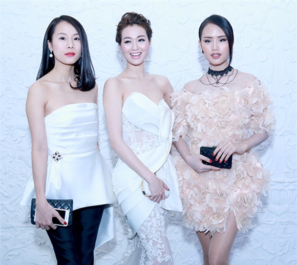 Hoa hậu Hương Giang Diễm Hương kẻ chín lạng người nửa cân 6