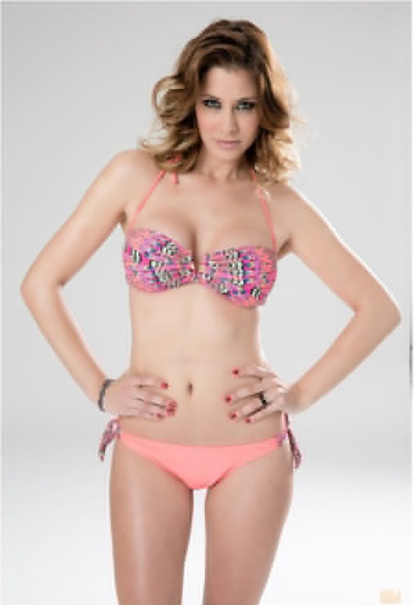 Nóng bỏng mắt với 5 nàng WAGs tranh giải Quả bóng hồng 2015 - Ảnh 4.