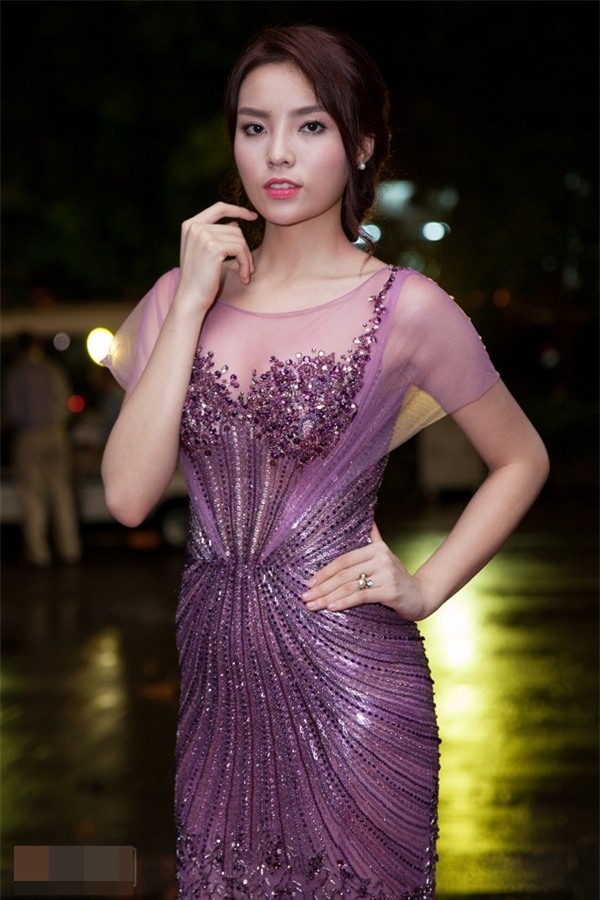 Những trang phục đẹp hiếm có của Hoa hậu Kỳ Duyên
