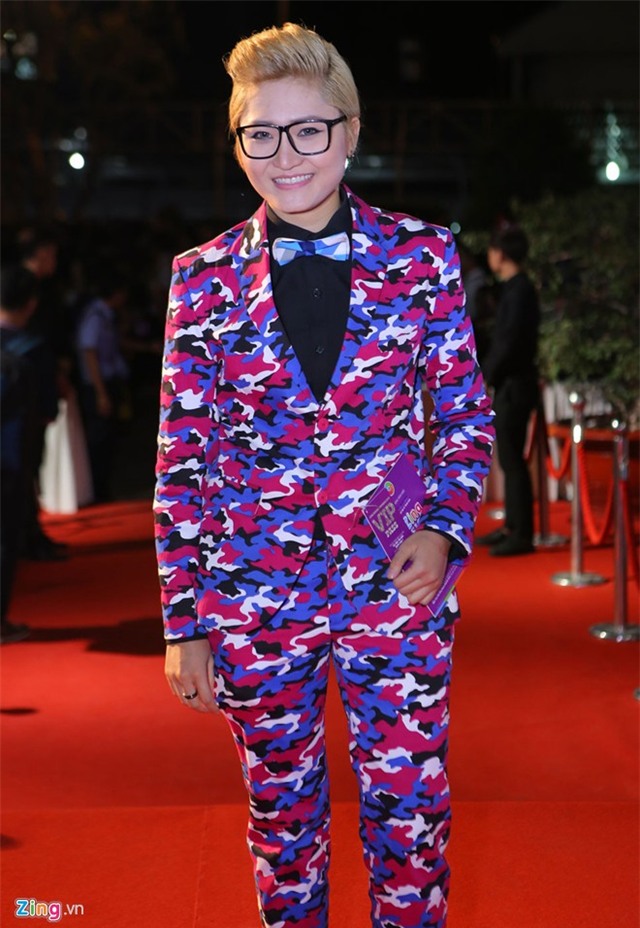 Sao Việt tấp nập trên thảm đỏ Zing Music Awards