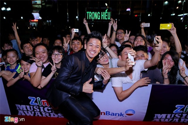 Sao Việt tấp nập trên thảm đỏ Zing Music Awards