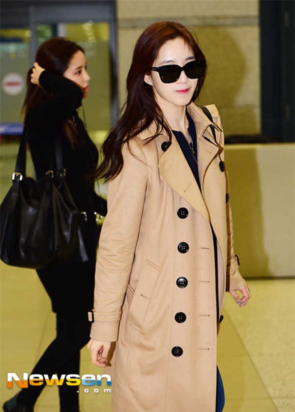 Phạm Hương diện váy hàng hiệu, Kỳ Duyên khoe túi trăm triệu - Ảnh 18.