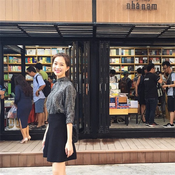 Phạm Hương diện váy hàng hiệu, Kỳ Duyên khoe túi trăm triệu - Ảnh 6.