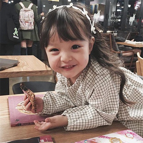 be 4 tuoi tro thanh than tuong moi o han quoc vi qua xinh - 10