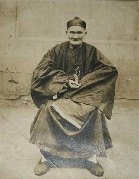 Cụ Li Ching-Yun, người Trung Quốc