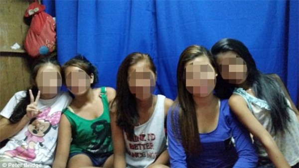 Bên trong động mại dâm trẻ em tại Philippines - Ảnh 1.