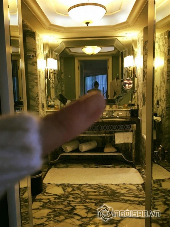 Hà Hồ hạnh phúc khoe 'chân mình và chân anh' với David Beckham 2