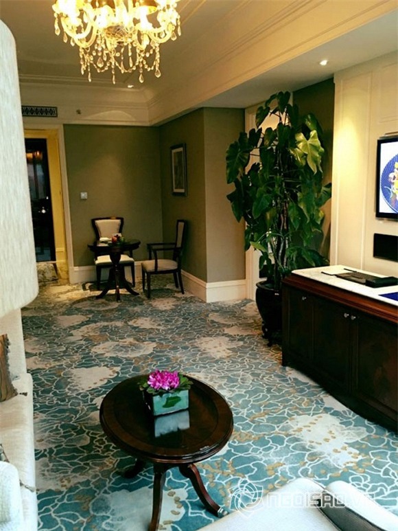 Hà Hồ hạnh phúc khoe 'chân mình và chân anh' với David Beckham 7