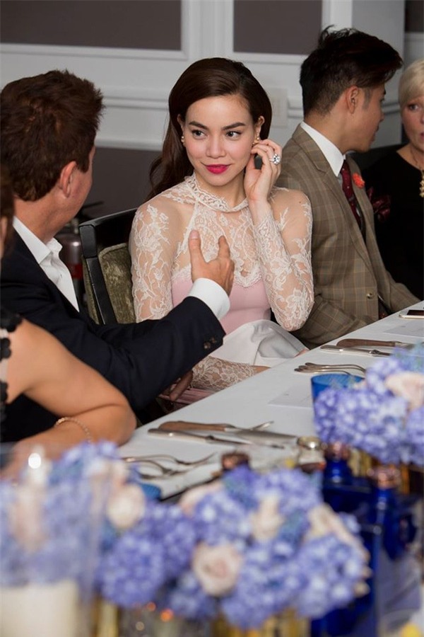 Hồ Ngọc Hà, Tóc Tiên sang Thượng Hải tái ngộ David Beckham - Ảnh 3.